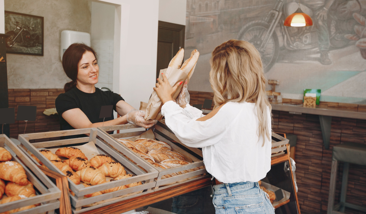 beautiful-girls-buys-buns-at-the-bakery